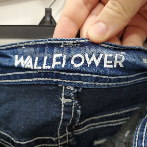 Wallflower The‎ Legendary Fit Woman's Distressed Bootcut Leg Jeans 14 Plus Long - Picture 4 of 9